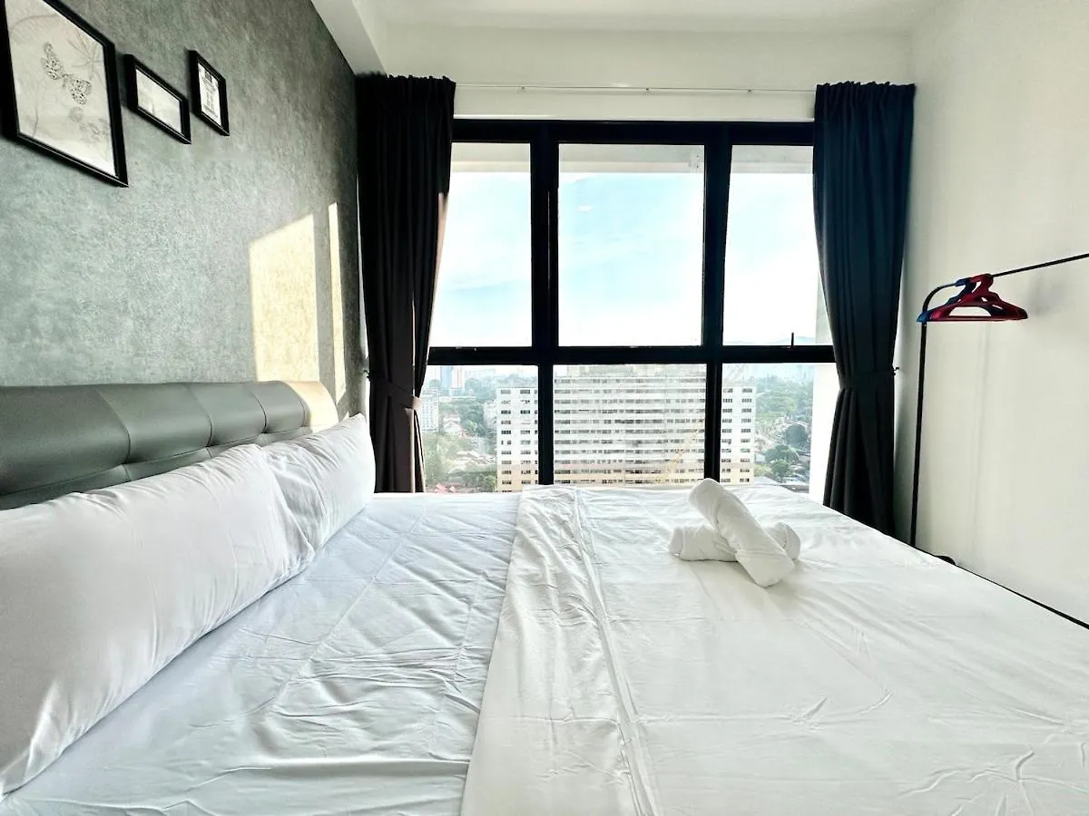 Groups & Families Spacious Infinity Pool 3Br 10Pax George Town Malaysia